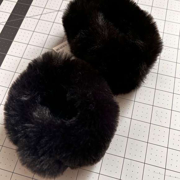 NWT  Faux Fur Cuffs by WHBM - Picture 3 of 7